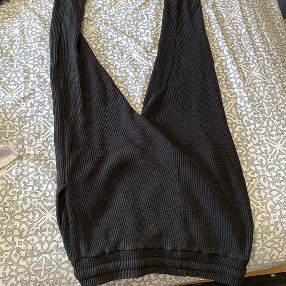 Black Boohoo sweat pants - Picture 2 of 2
